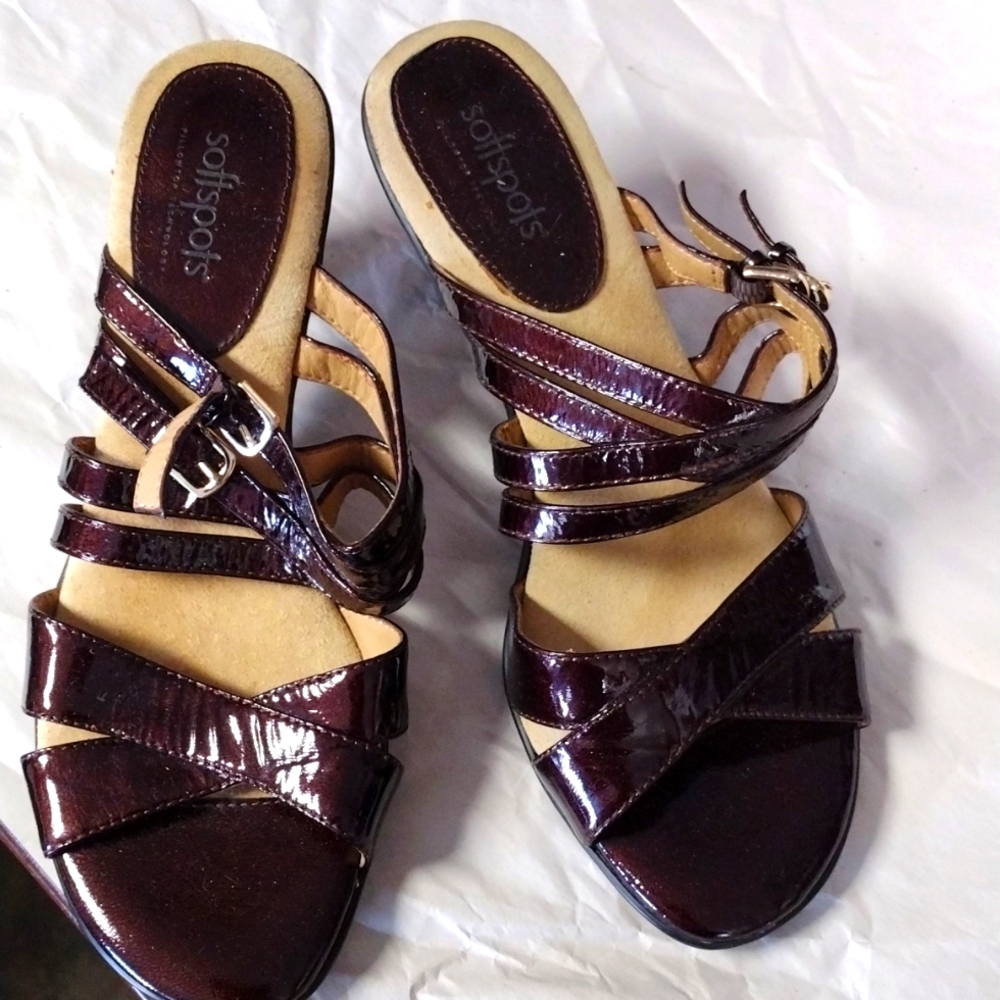 Soft spots brown 8N patent leather upper sandals, 2.5" heel slip ons with straps